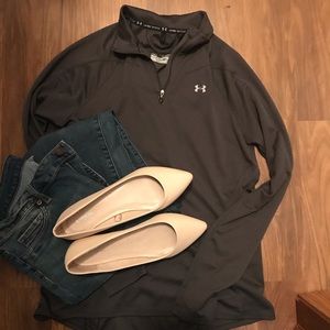 Medium Under Amour pull over.